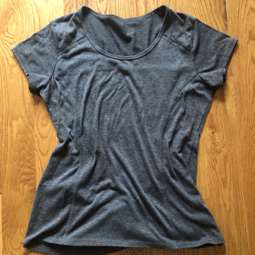 Fitted Lightweight Yoga T-Shirt